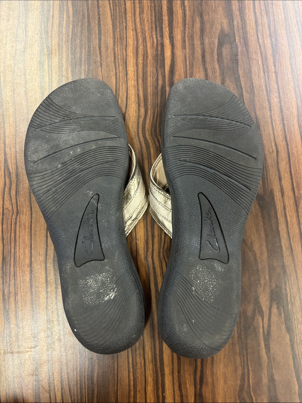 Clarks - Womens Breeze Sea Flip Flops, size 12 US womens, color gold/black. - Picture 4 of 5